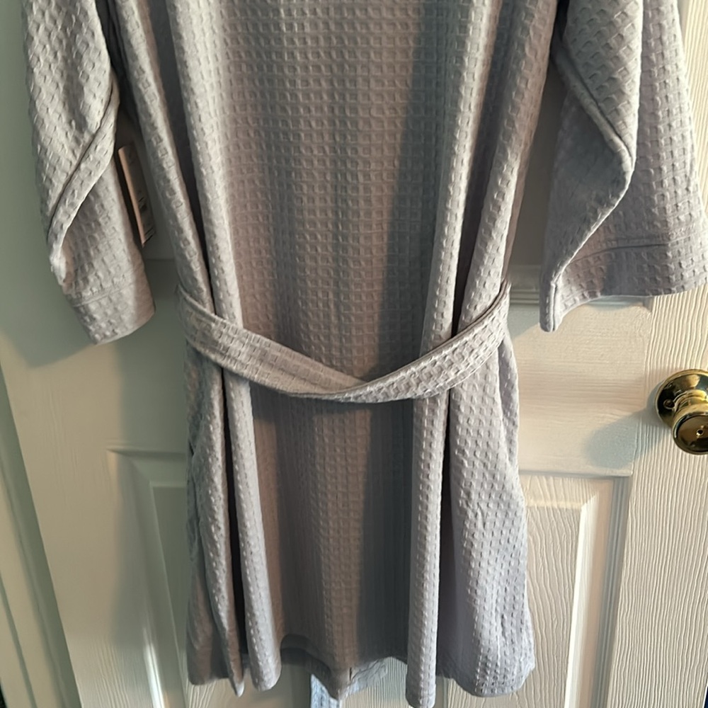 Joyspun Soft Silver Waffle Knit Kimono Tie Close Robe - Picture 14 of 16